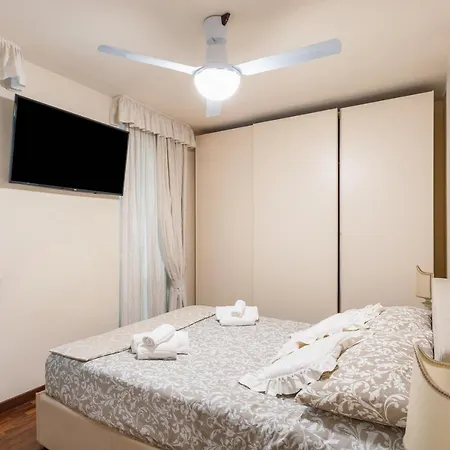 度假居 Ampio Con Giardino E Due - Centro